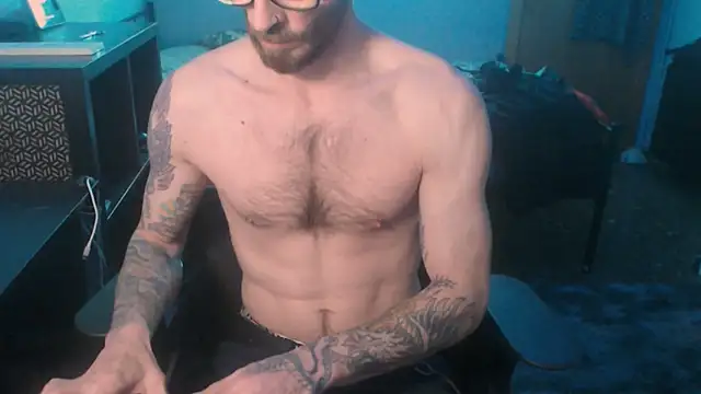 Snapshot of SexxxyLouis chatting on 02-28-25, 02:09 SexxxyLouis online show from 02-28-25, 02:09