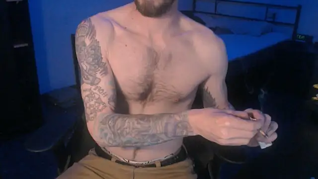 Snapshot of SexxxyLouis chatting on 03-05-25, 01:39 SexxxyLouis online show from 03-05-25, 01:39