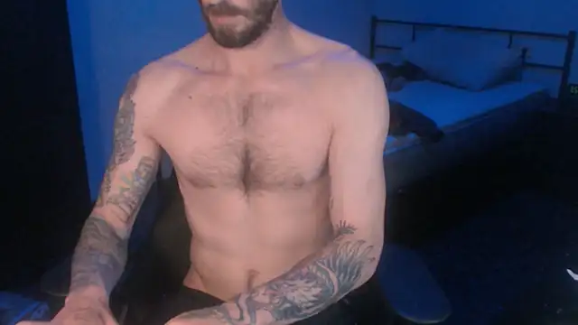 Snapshot of SexxxyLouis chatting on 03-08-25, 01:25 SexxxyLouis online show from 03-08-25, 01:25
