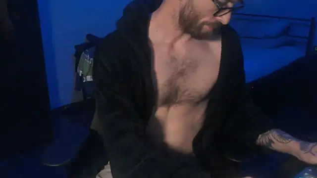 Snapshot of SexxxyLouis chatting on 03-09-25, 09:14 SexxxyLouis online show from 03-09-25, 09:14