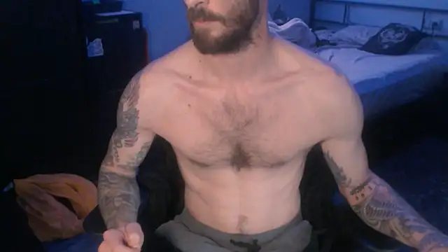 Snapshot of SexxxyLouis chatting on 03-18-25, 01:31 SexxxyLouis online show from 03-18-25, 01:31