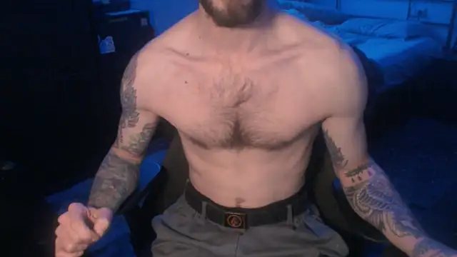 Snapshot of SexxxyLouis chatting on 03-20-25, 08:20 SexxxyLouis online show from 03-20-25, 08:20