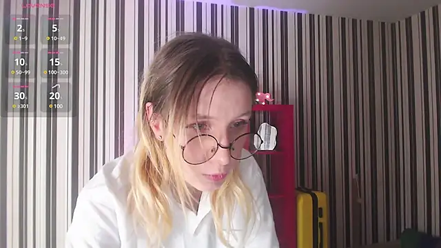 Snapshot of _Hanna_Moon_ chatting on 12-11-24, 07:42 Hanna Moon online show from 12-11-24, 07:42