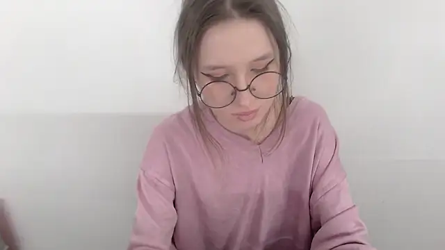 Snapshot of _Hanna_Moon_ chatting on 04-15-26, 12:12 Hanna Moon online show from 04-15-26, 12:12