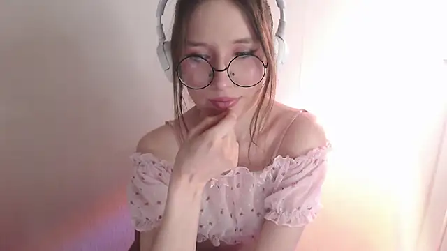 Snapshot of _Hanna_Moon_ chatting on 05-06-26, 11:37 Hanna Moon online show from 05-06-26, 11:37