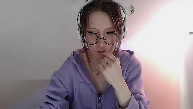 Snapshot of _Hanna_Moon_ chatting on 05-18-26, 01:17 Hanna Moon online show from 05-18-26, 01:17