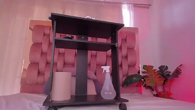 Secret chells online show from 10-03-25, 05:43