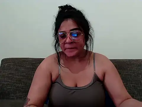 Snapshot of indianishkq7 chatting on 12-14-25, 08:52 indianishkq7 online show from 12-14-25, 08:52