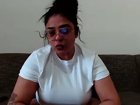 Snapshot of indianishkq7 chatting on 12-17-25, 07:58 indianishkq7 online show from 12-17-25, 07:58