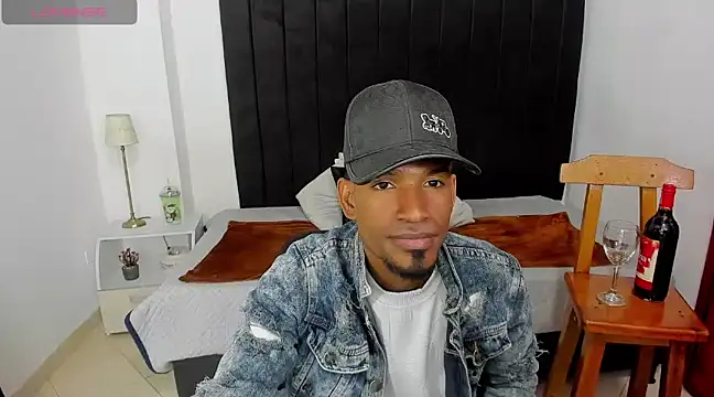 Snapshot of anhtony_wayans chatting on 01-18-25, 12:02 anhtony wayans online show from 01-18-25, 12:02