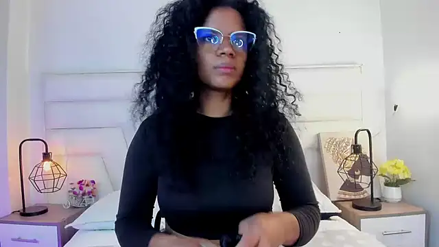 Ellie Alves online show from 12-12-24, 03:59