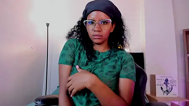 Ellie Alves online show from 01-21-25, 05:09