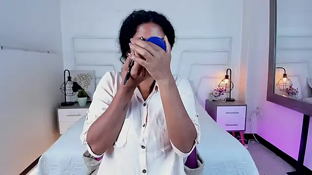 Ellie Alves online show from 02-19-25, 12:22