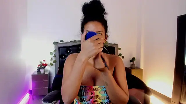 Ellie Alves online show from 03-11-25, 01:23