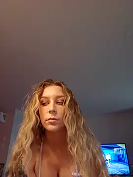 Snapshot of LilyOrion chatting on 10-14-25, 06:09 LilyOrion online show from 10-14-25, 06:09