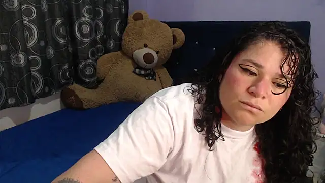 Snapshot of ANGELIQUE_KLANE chatting on 04-24-26, 04:15 ANGELIQUE KLANE online show from 04-24-26, 04:15