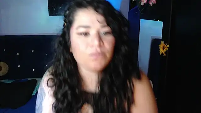 Snapshot of ANGELIQUE_KLANE chatting on 04-26-26, 03:48 ANGELIQUE KLANE online show from 04-26-26, 03:48