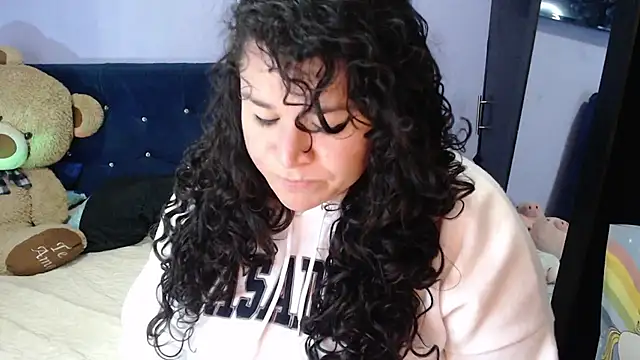 Snapshot of ANGELIQUE_KLANE chatting on 05-02-26, 04:06 ANGELIQUE KLANE online show from 05-02-26, 04:06