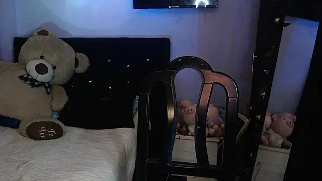Snapshot of ANGELIQUE_KLANE chatting on 05-06-26, 10:31 ANGELIQUE KLANE online show from 05-06-26, 10:31