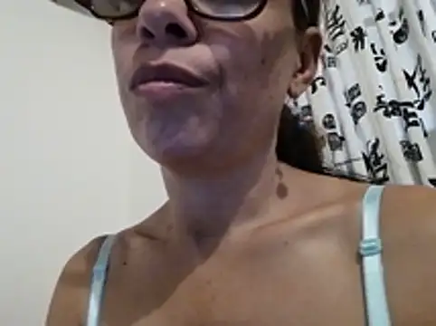 Snapshot of mari657 chatting on 01-10-25, 09:31 mari657 online show from 01-10-25, 09:31