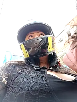 Snapshot of Brenda_Berck_ chatting on 03-22-25, 09:31 Brenda Berck online show from 03-22-25, 09:31