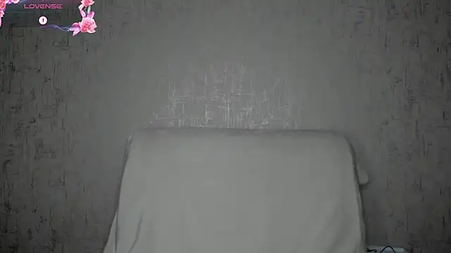 MissGulia online show from 05-09-26, 04:17