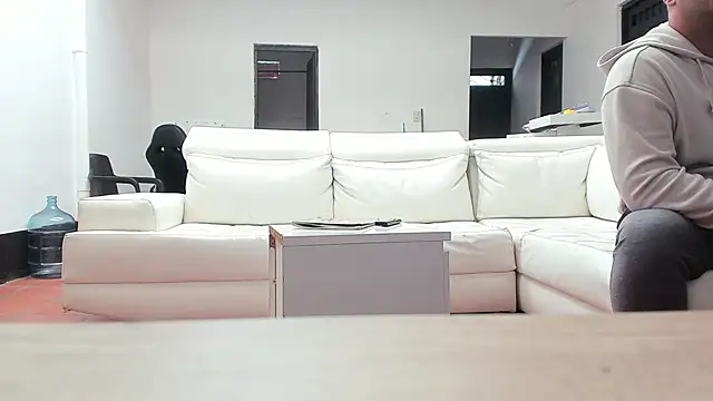 Snapshot of indiana_jonnes chatting on 03-03-25, 04:24 indiana jonnes online show from 03-03-25, 04:24