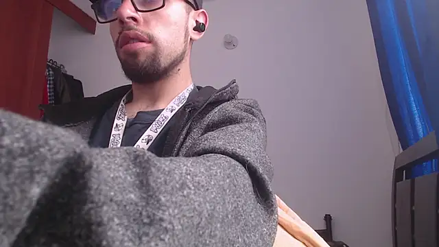 Snapshot of fvckolombianguyy chatting on 02-03-25, 07:31 fvckolombianguyy online show from 02-03-25, 07:31