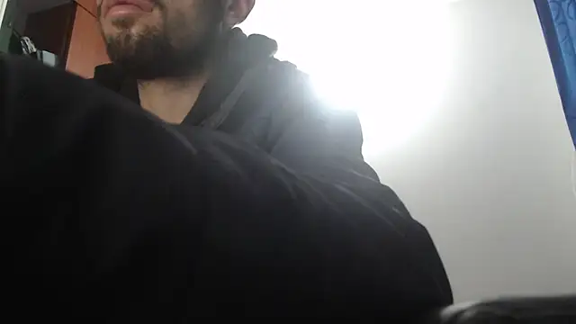 Snapshot of fvckolombianguyy chatting on 02-05-25, 03:45 fvckolombianguyy online show from 02-05-25, 03:45