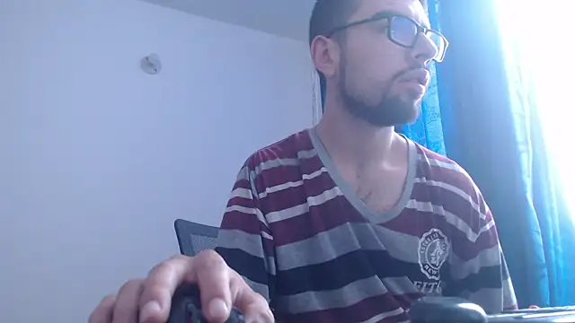 Snapshot of fvckolombianguyy chatting on 02-05-25, 01:22 fvckolombianguyy online show from 02-05-25, 01:22