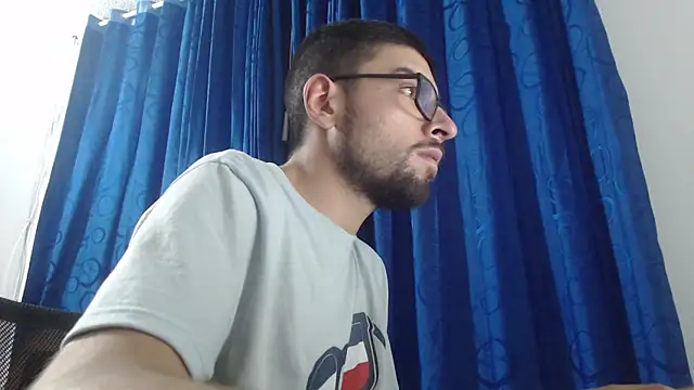 Snapshot of fvckolombianguyy chatting on 02-07-25, 04:37 fvckolombianguyy online show from 02-07-25, 04:37