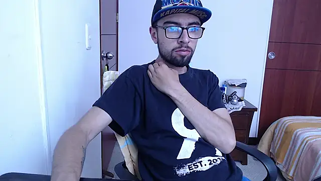 Snapshot of fvckolombianguyy chatting on 02-07-25, 09:37 fvckolombianguyy online show from 02-07-25, 09:37