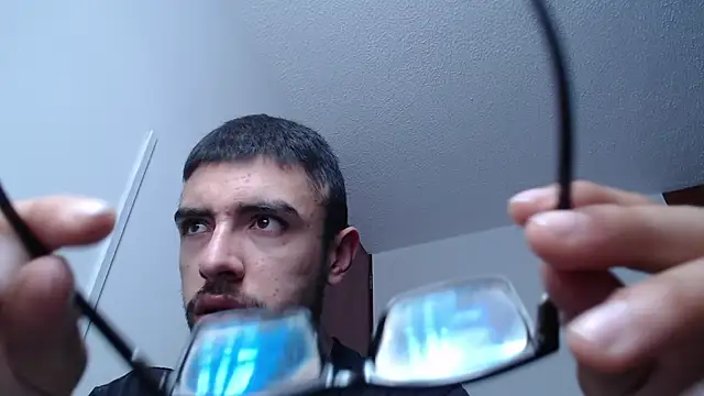 Snapshot of fvckolombianguyy chatting on 02-08-25, 04:57 fvckolombianguyy online show from 02-08-25, 04:57