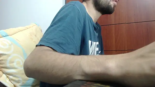 Snapshot of fvckolombianguyy chatting on 02-17-25, 01:25 fvckolombianguyy online show from 02-17-25, 01:25