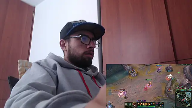 Snapshot of fvckolombianguyy chatting on 02-17-25, 06:26 fvckolombianguyy online show from 02-17-25, 06:26