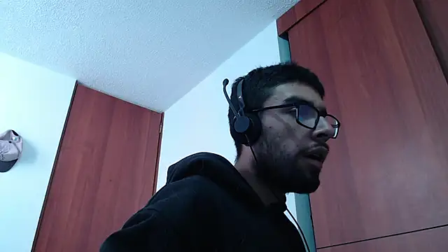 Snapshot of fvckolombianguyy chatting on 02-19-25, 02:44 fvckolombianguyy online show from 02-19-25, 02:44