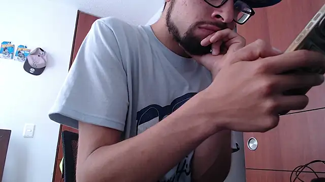 Snapshot of fvckolombianguyy chatting on 02-20-25, 08:25 fvckolombianguyy online show from 02-20-25, 08:25