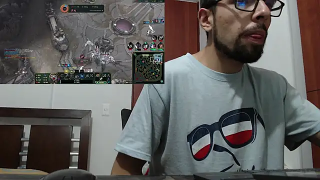 Snapshot of fvckolombianguyy chatting on 02-21-25, 01:00 fvckolombianguyy online show from 02-21-25, 01:00