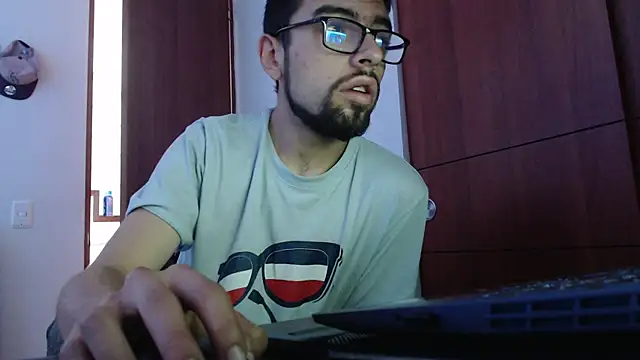 Snapshot of fvckolombianguyy chatting on 02-22-25, 03:25 fvckolombianguyy online show from 02-22-25, 03:25