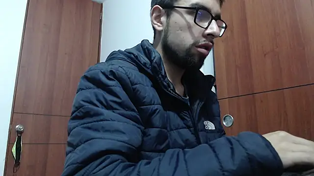 Snapshot of fvckolombianguyy chatting on 02-23-25, 05:12 fvckolombianguyy online show from 02-23-25, 05:12