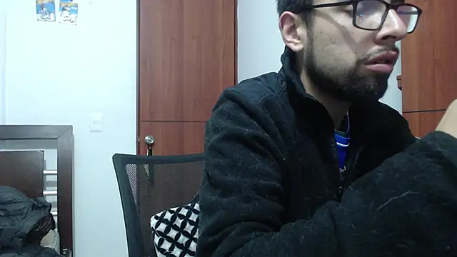 Snapshot of fvckolombianguyy chatting on 02-25-25, 05:08 fvckolombianguyy online show from 02-25-25, 05:08