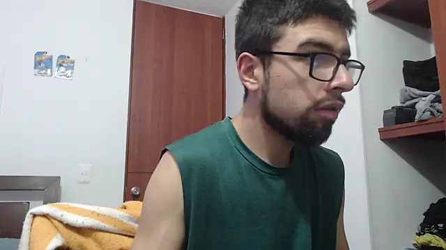 Snapshot of fvckolombianguyy chatting on 02-25-25, 03:49 fvckolombianguyy online show from 02-25-25, 03:49