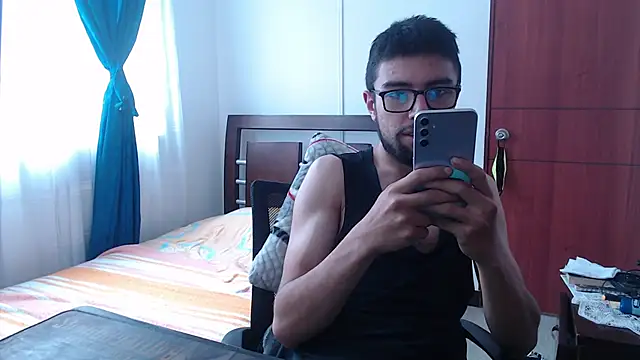 Snapshot of fvckolombianguyy chatting on 02-26-25, 06:54 fvckolombianguyy online show from 02-26-25, 06:54