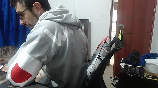 Snapshot of fvckolombianguyy chatting on 02-26-25, 11:48 fvckolombianguyy online show from 02-26-25, 11:48