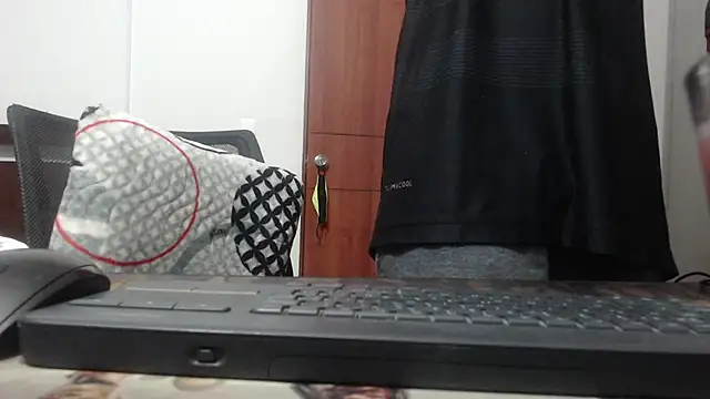 Snapshot of fvckolombianguyy chatting on 02-27-25, 05:45 fvckolombianguyy online show from 02-27-25, 05:45