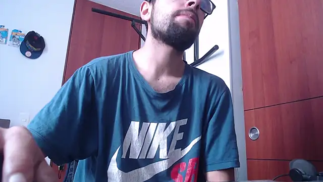 Snapshot of fvckolombianguyy chatting on 03-04-25, 02:21 fvckolombianguyy online show from 03-04-25, 02:21