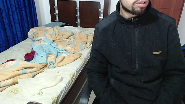 Snapshot of fvckolombianguyy chatting on 03-08-25, 01:17 fvckolombianguyy online show from 03-08-25, 01:17