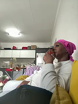 Bootyliciouse21X online show from 05-06-26, 12:10