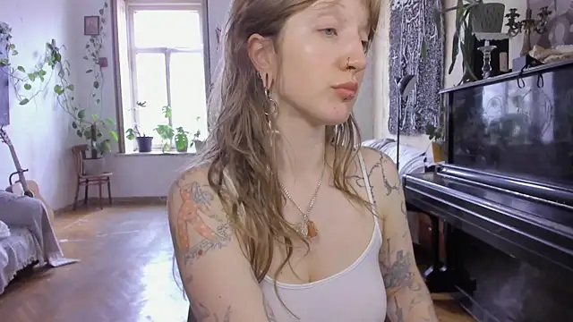 Snapshot of Miranda2_0 chatting on 04-05-26, 10:34 Miranda2 0 online show from 04-05-26, 10:34