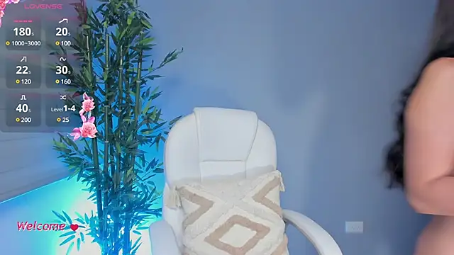 Snapshot of SophieHunt chatting on 03-07-25, 10:21 SophieHunt online show from 03-07-25, 10:21